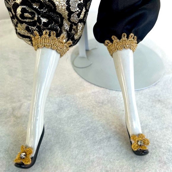 1980s Harlequin Pierrot Porcelain Doll with Stand 
House of Global Art Victoria - Picture 12 of 16